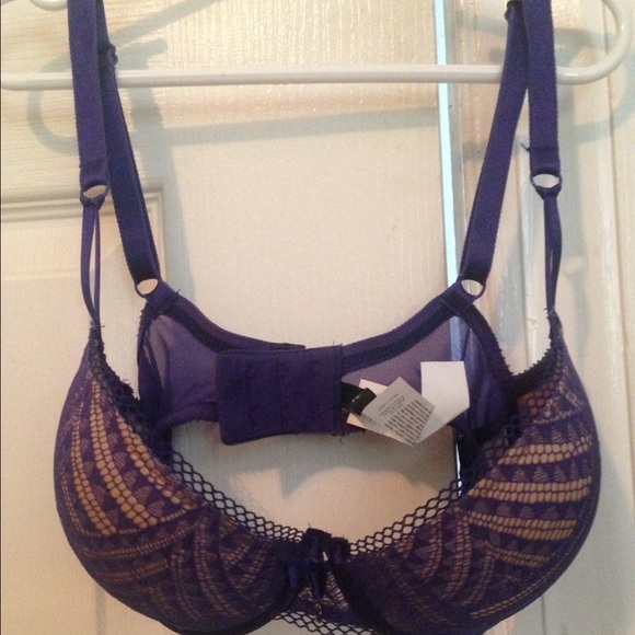 Chantelle Other - Chantelle 30DD NWOT BRA